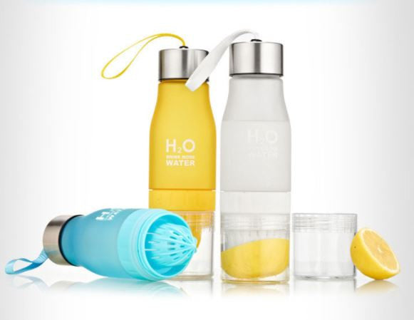 Bouteille Presse Agrumes "H2O Drink More Water" - 7 coloris disponibles
