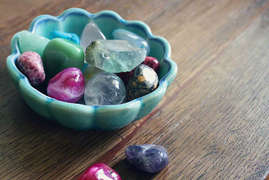 La magie des pierres et cristaux - Profitez des bienfaits de 50