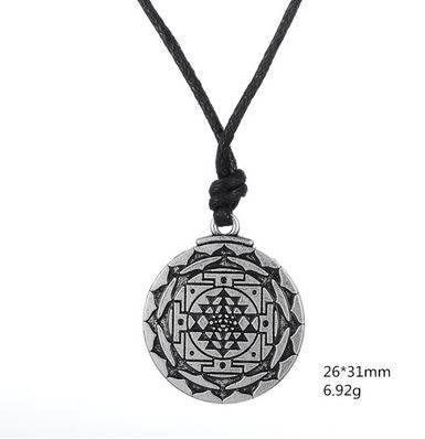 Amulette Sri Yantra "Paix & Abondance" (Collier Porte Chance)